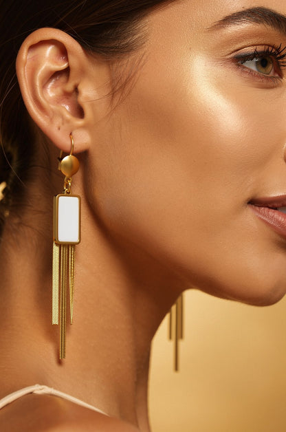 Rieykka's white earring ™️