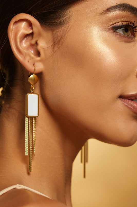 Rieykka's white earring ™️